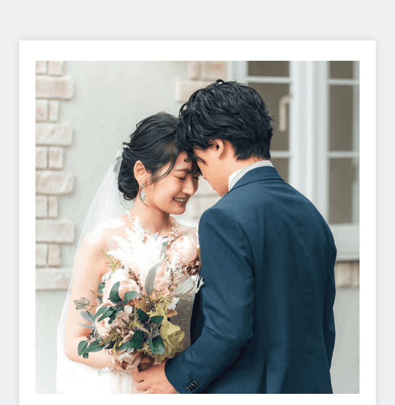 白いポラロイド風の余白に新郎新婦の写真を大きく見せるWedLinkの落書きテンプレート表紙